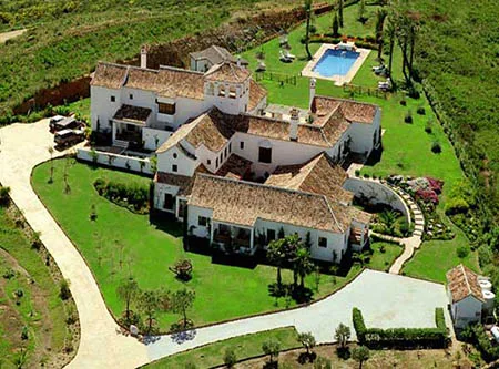 Bioclimatic Architecture as a Strategy Environmental Friendly Building